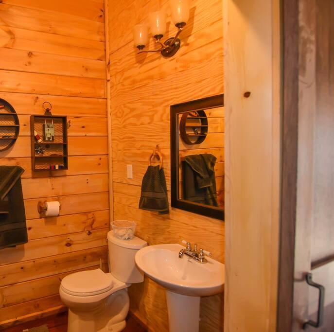 Foxtail Orchards - The Iron Horse Villa Tazewell ภายนอก รูปภาพ