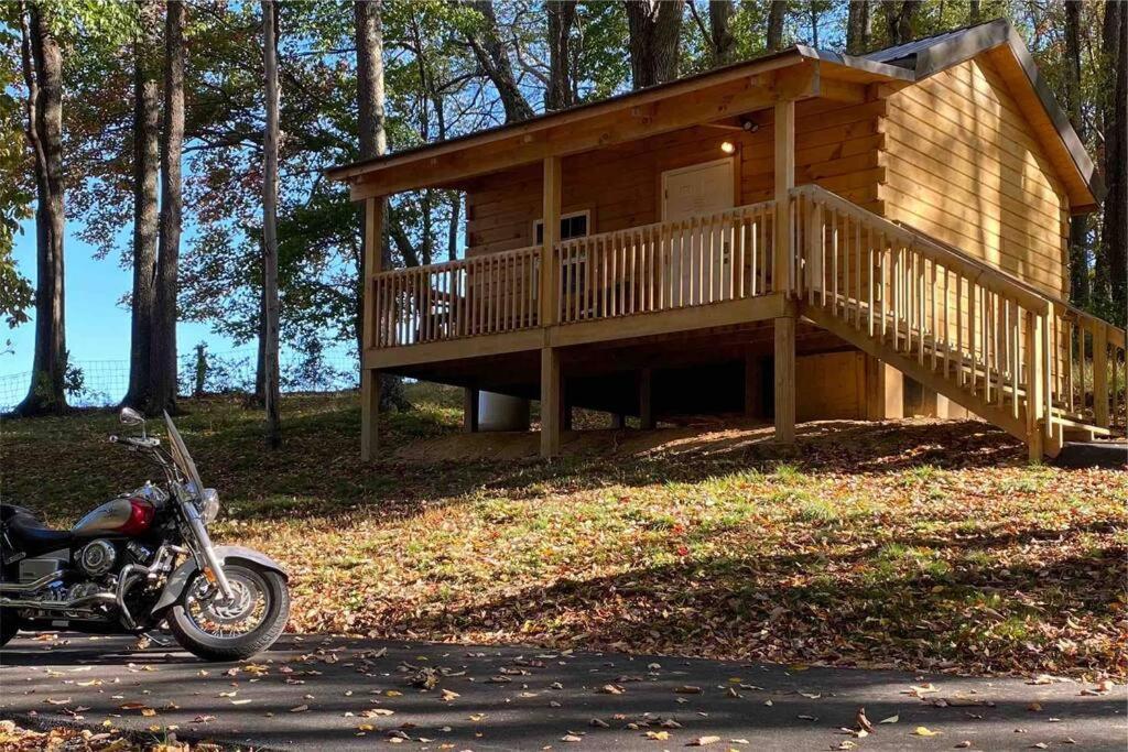 Foxtail Orchards - The Iron Horse Villa Tazewell ภายนอก รูปภาพ